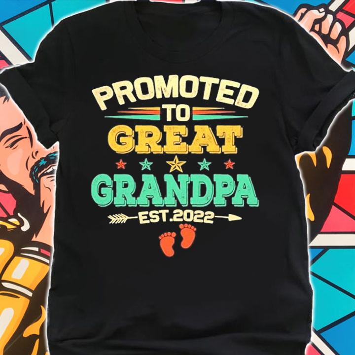 Promoted To Great Grandpa Est 2022 Vintage T-Shirt t-shirt shirt