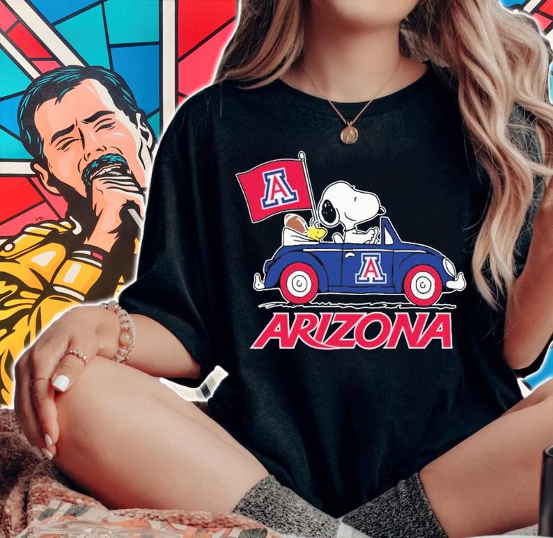 Snoopy And Woodstock Driving Car Arizona Wildcats Flag t-shirt