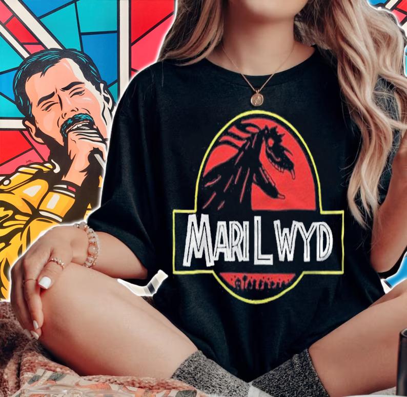 Mari Lwyd parody Dino Park film T-shirt woman shirt