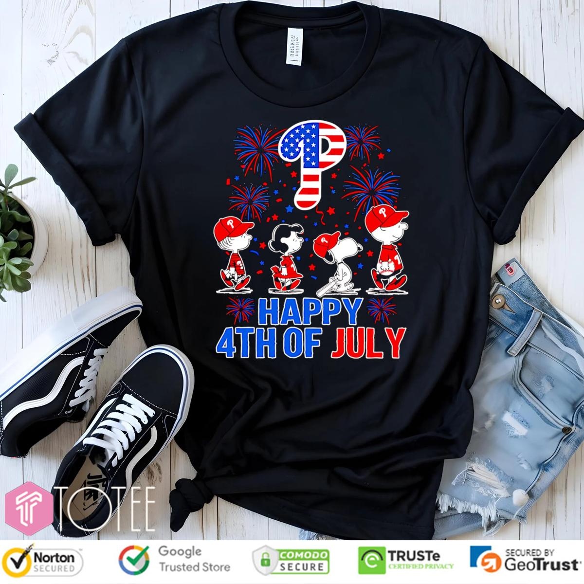 Peanuts Snoopy Philadelphia Phillies Fireworks Happy 4Th Of July T-shirt